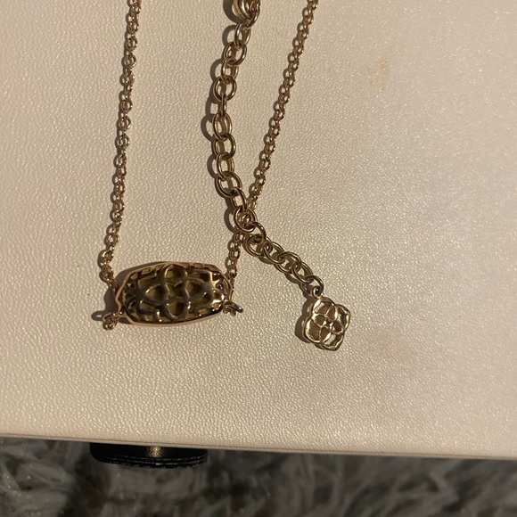 Kendra Scott Black Abalone Elisa Necklace in Gold - Picture 6 of 7